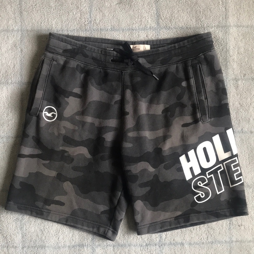 Hollister Mens Gray Camo Shorts